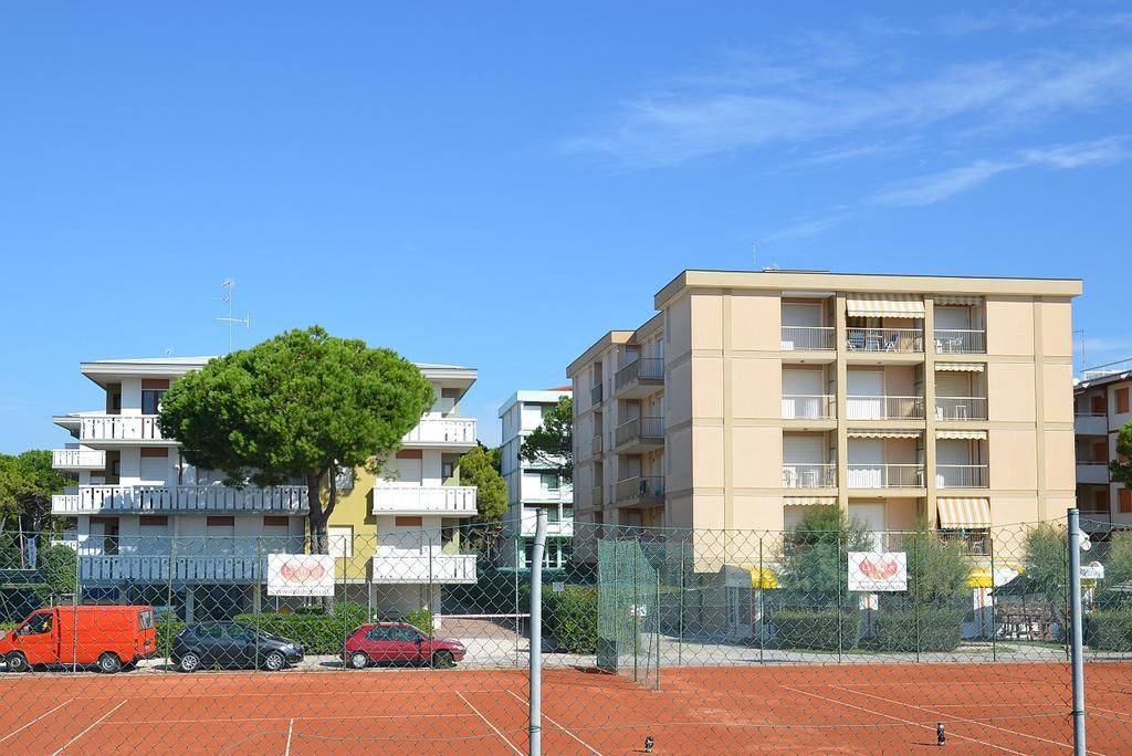 Appartamenti Diana Est Bibione Kültér fotó